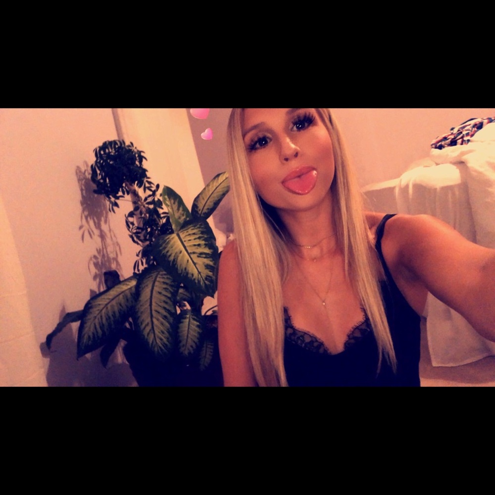 ✨Meet Your Posher✨